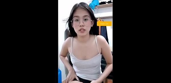  asian filipina takes off her bra on cam show and dances for cash